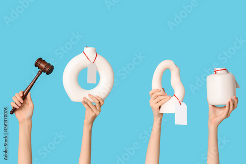 Female hands with auction g...