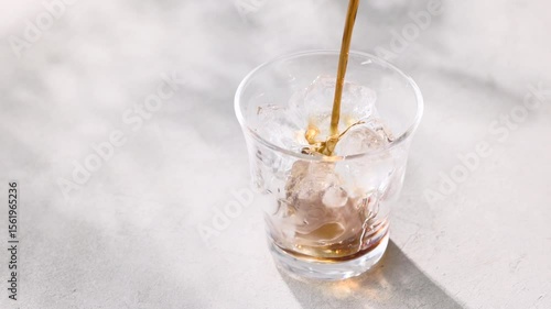 グラスに注いだアイスコーヒー　Iced coffee served in a glass