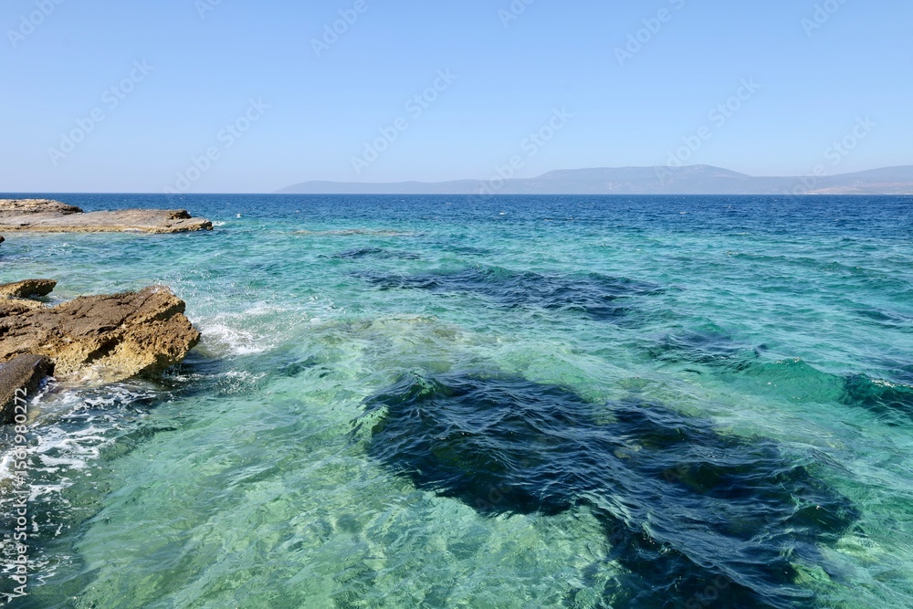 Fototapeta premium waves and rocks