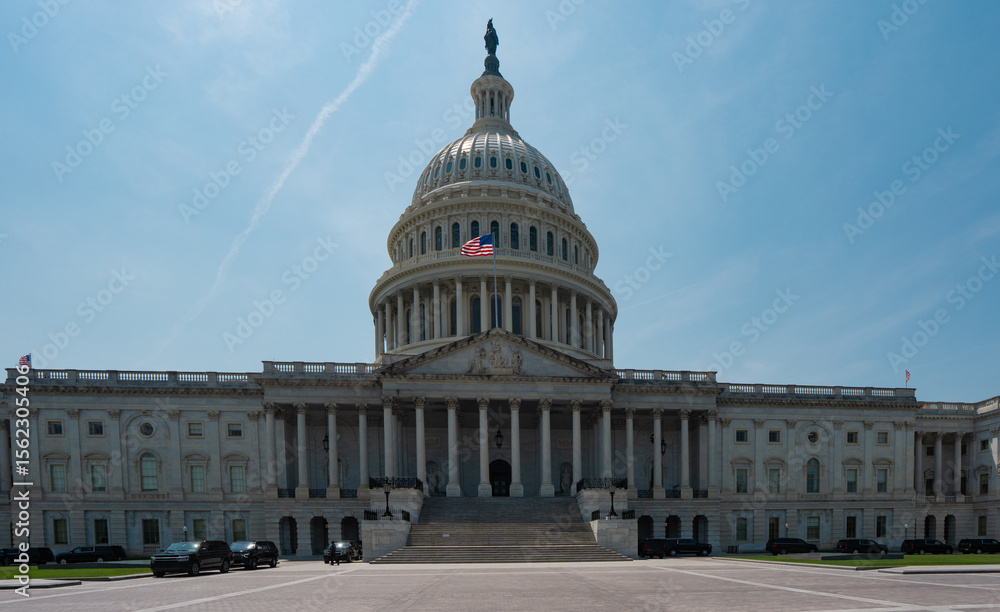Obraz premium USA Capitol. Washington DC skyline featuring the Capitol. Senate and House USA building. USA government seat in District of Columbia. The Capitol building. Capital of democracy.