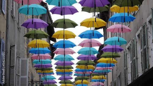 Wallpaper Mural Parapluies colorés en suspension dans la rue Torontodigital.ca