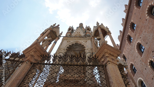Canvas-taulu Gothic funerary monument of Cansignorio della Scala in Verona, Italy