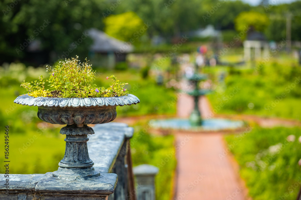 Magnificent Fountains of Munsinger Gardens Magnificent Fountains of Munsinger Gardens