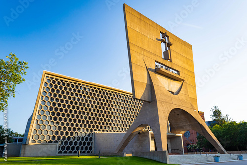 Foto Saint Johns Abbey Main Building at Sunset