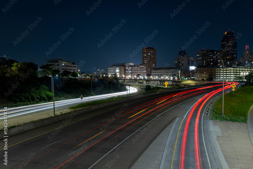 Obraz premium Panoramic night view of St Paul city from highway