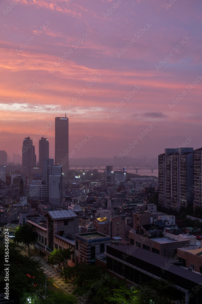 Fototapeta premium Seoul skyline at sunset