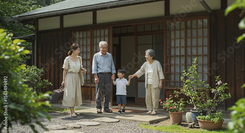 田舎の実家に帰省した家族の笑顔の瞬間