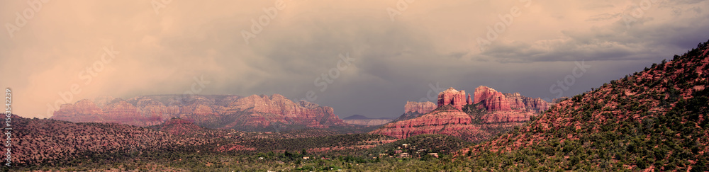 Fototapeta premium Panorama Red Rock Country surrounding Sedona Arizona