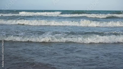 Meer mit Wellen