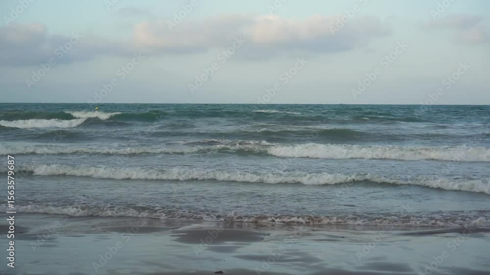 Meer mit Wellen Meer mit Wellen