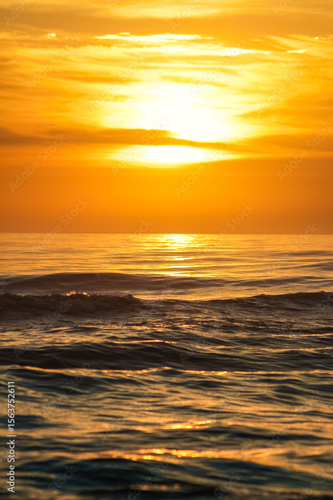 Obraz premium sunset over the sea