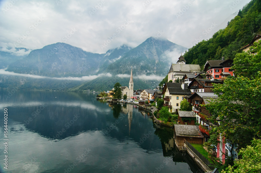 Fototapeta premium Beautiful View of the village of Hallstatt, Salzkammergut, Austria