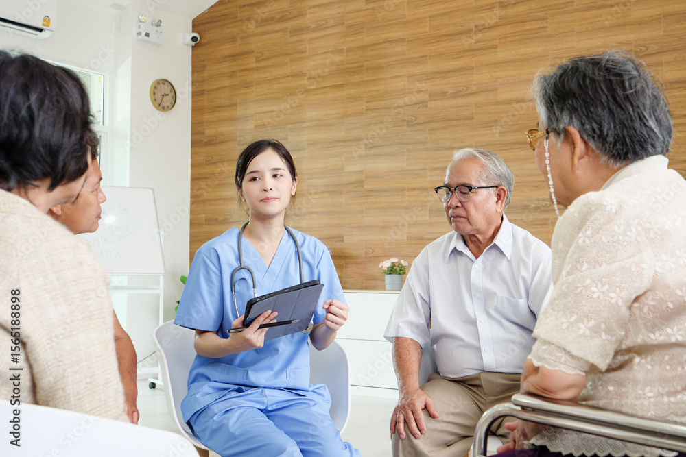 Obraz premium Nurse and elderly patient discussing health plan together, representing compassion, health literacy, and collaborative care in a nursing home environment.