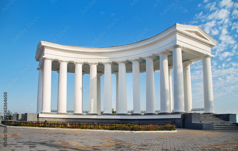 Fototapeta premium white colonnade in Odessa in Ukraine