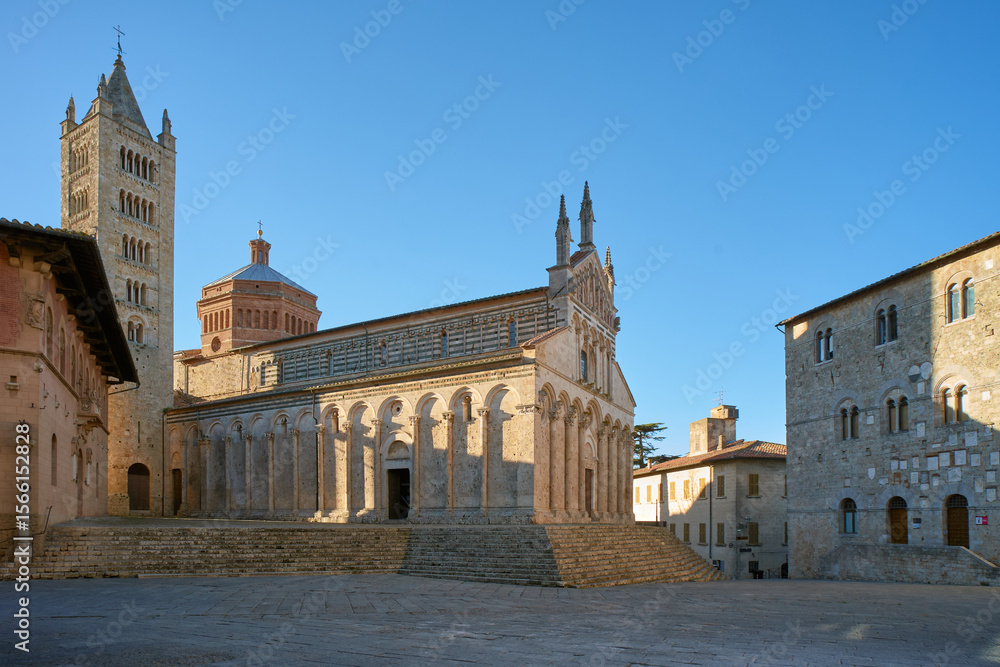 Fototapeta premium Piazza monumentale medievale in Toscana