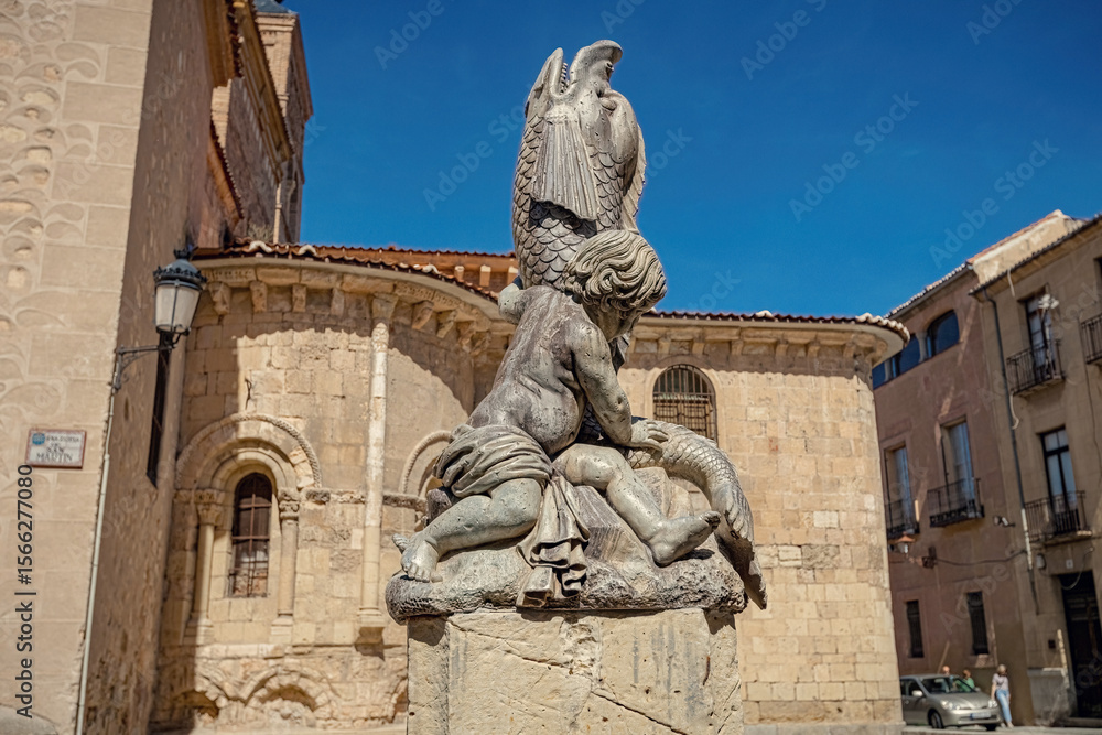 Fototapeta premium Fuente de Los Leones Plaza de San Martín de Segovia Spain