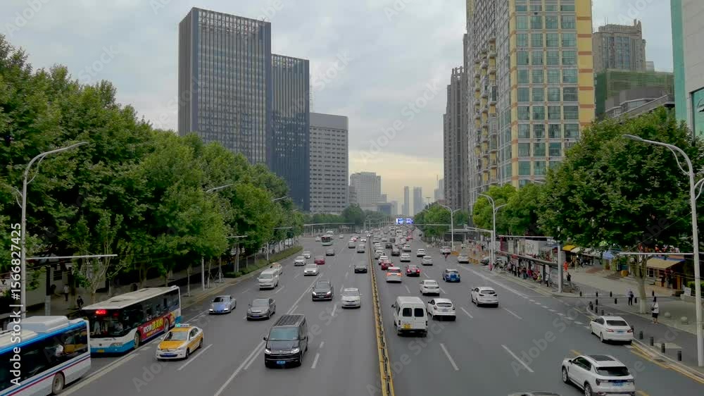 Wuhan inner ring Jiefang Avenue crowded with vehicles during evening rush hour Wuhan inner ring Jiefang Avenue crowded with vehicles during evening rush hour