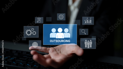 Tableau sur toile Outsourcing concept showing collaboration, delegation, global workforce, product