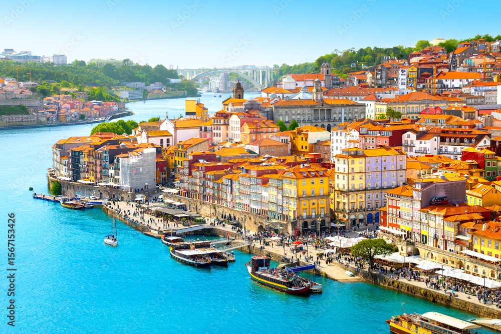 Naklejka premium Beautiful view of the city of Porto on a beautiful summer day. Porto, Portugal