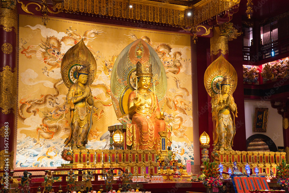 Fototapeta premium シンガポールのチャイナタウンにある仏教寺院 Buddha Tooth Relic Temple, Singapore 