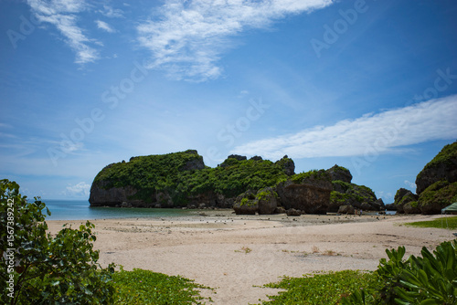 沖縄にあるクバシマの浜の風景