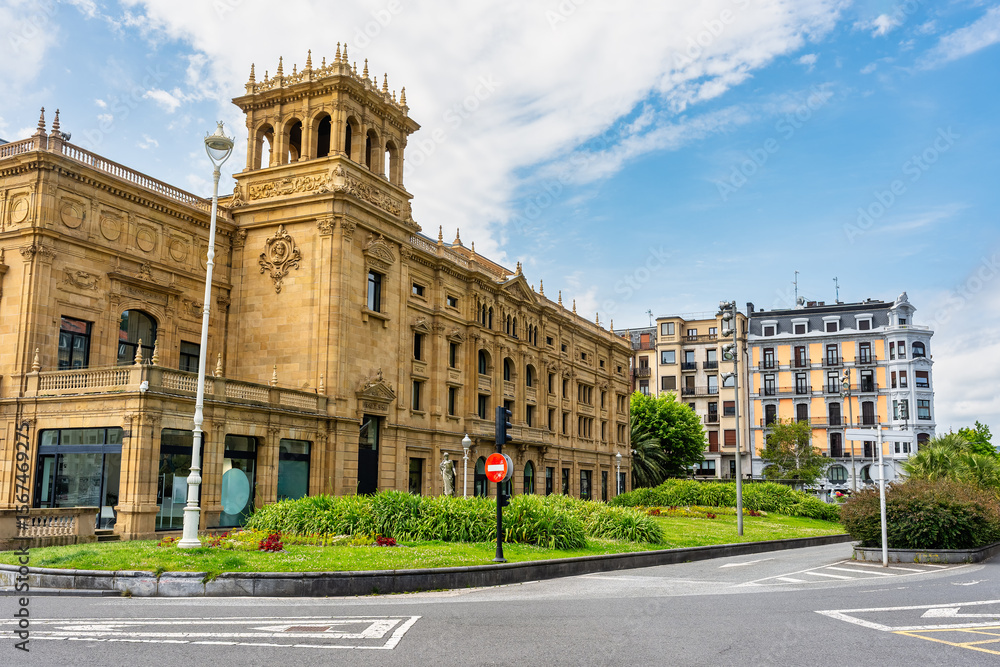 Obraz premium Ancient and elegant buildings in the resort town of San Sebastian, Basque Country.