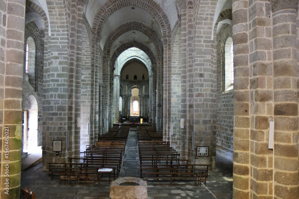 Obraz premium Eglise collégiale Saint-Pierre du Dorat, église romane, village Le Dorat, département de la Haute Vienne, France