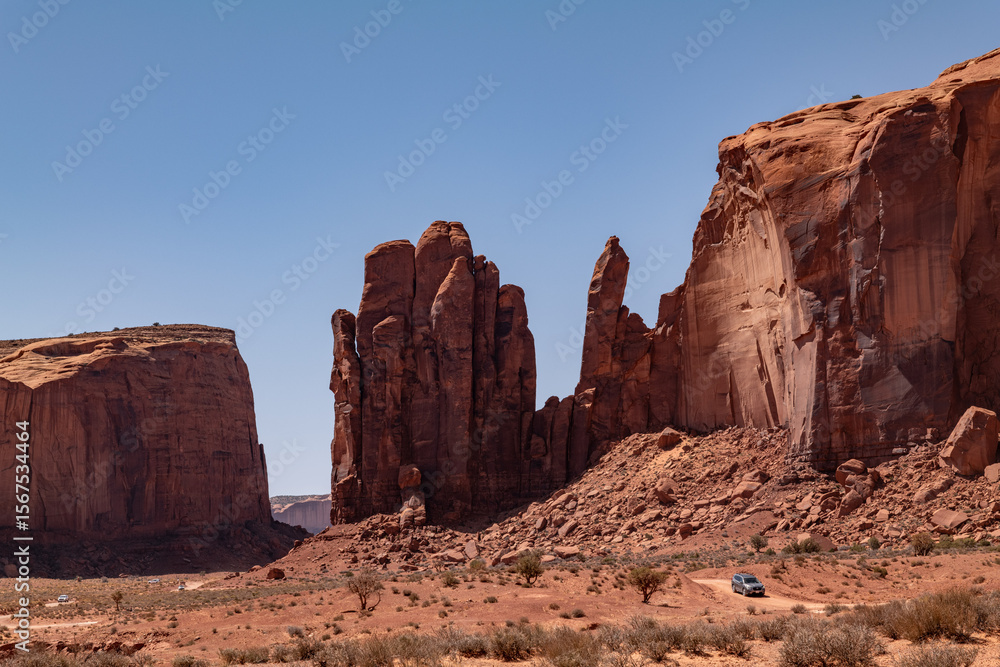 Fototapeta premium Pinnacle, Rain God Mesa is a summit in Navajo County, Arizona, United States. Shinarump Conglamerate、Moenkopi Formation、De Chelly Sandstone with Organ Rock Formation / Shale. Desert varnish