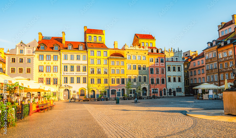 Naklejka premium Warsaw old city center, main square near Vistula river in Poland