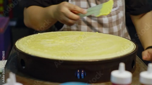 Street Vendor Cooking Plain Crepe on Hot Plate – 4K 60fps Close-Up in Chiang Mai