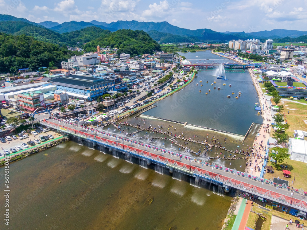 Obraz premium 전남 정남진 장흥물축제장의 전경