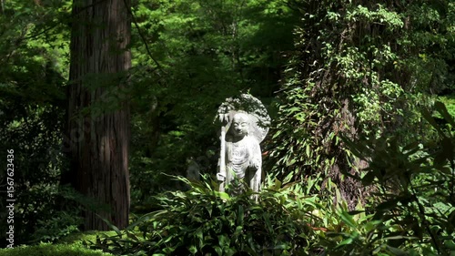 京都大原 三千院 木立の中の石仏