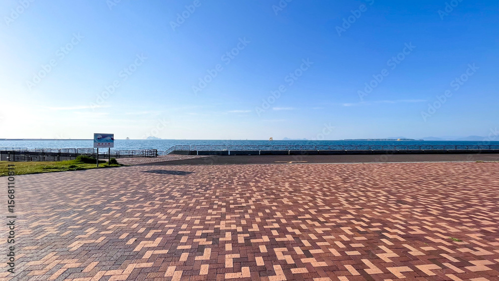 Fototapeta premium 海風そよぐ響灘北緑地公園