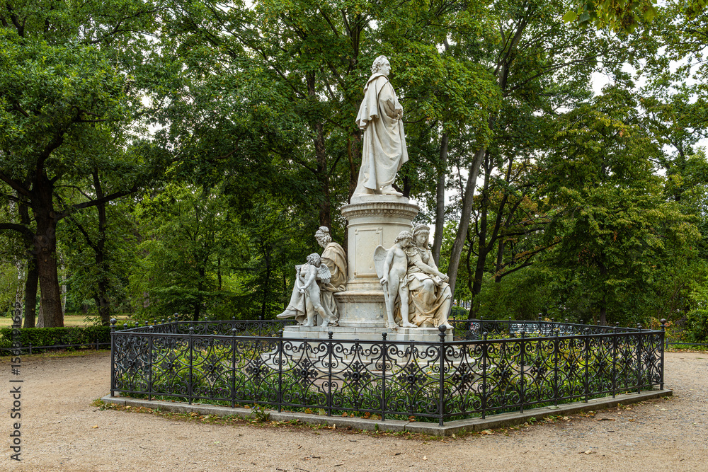 Obraz premium Goethe Monument in the Tiergarten, Berlin, Germany