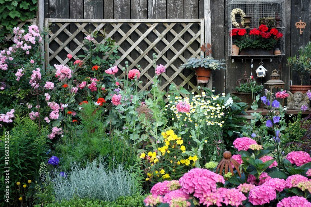 Fototapeta premium niederrheinischer Bauerngarten im Juni