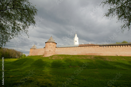 Foto Ancient fort in city Veliky Novgorod, Russia