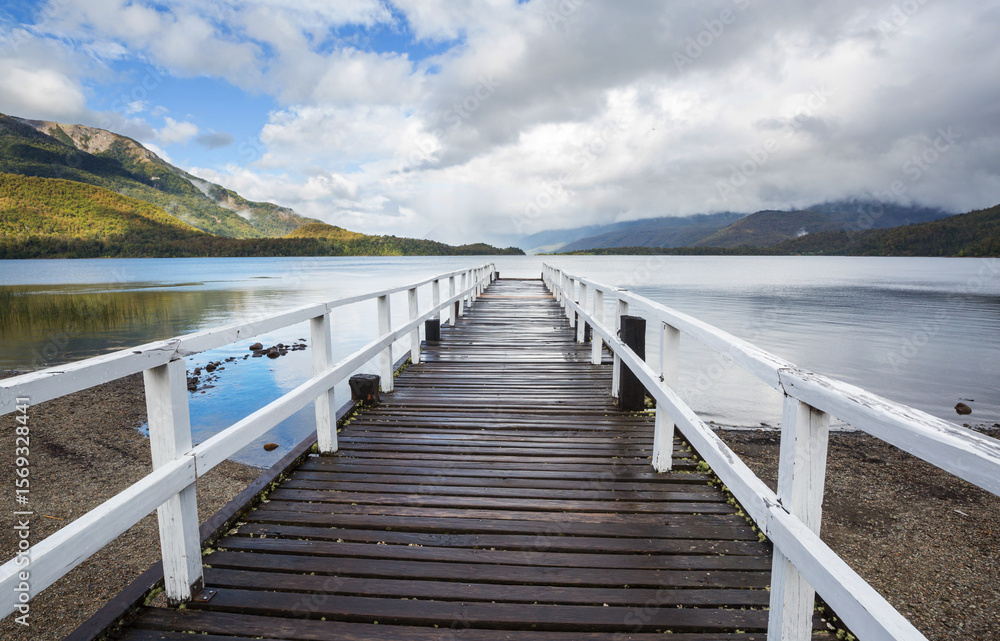 Obraz premium Pier on the lake