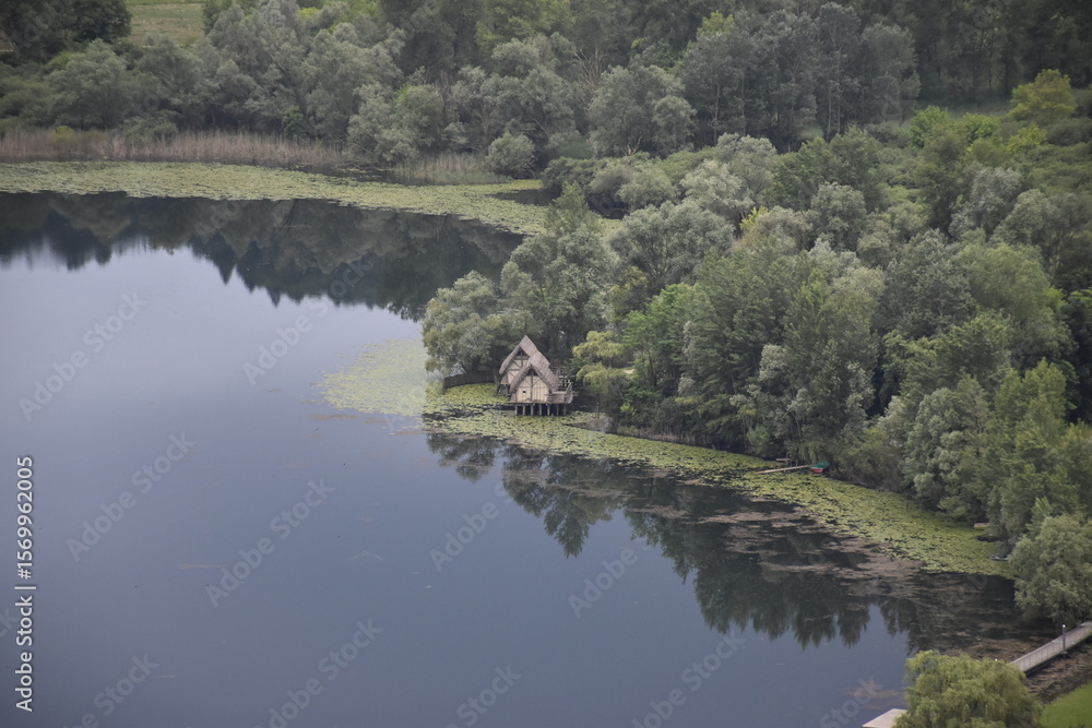 Fototapeta premium Le palafitte sul lago - Italia