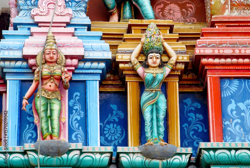 Foto Madurai gopuram Meenakshi Amman Temple (Meenakshi Sundareswarar Temple) in India