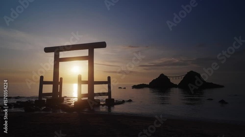 福岡県糸島市桜井二見ヶ浦の鳥居と夫婦岩