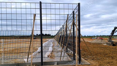 Modèle de pose de grillage rigide