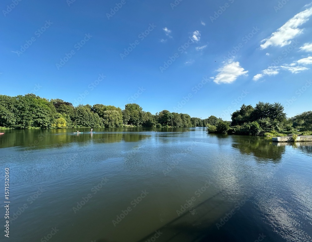 Obraz premium Muelheim an der Ruhr River or Canal!