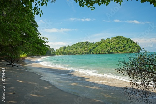 Fototapeta Naklejka Na Ścianę i Meble -  Playa Espadilla Sur or in english Espadilla South Beach in the manuel Antonio National Park in Costa Rica
