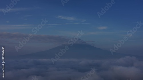 富士と雲海 Floating Above the Clouds – Mt. Fuji View | 8K to 4K Footage