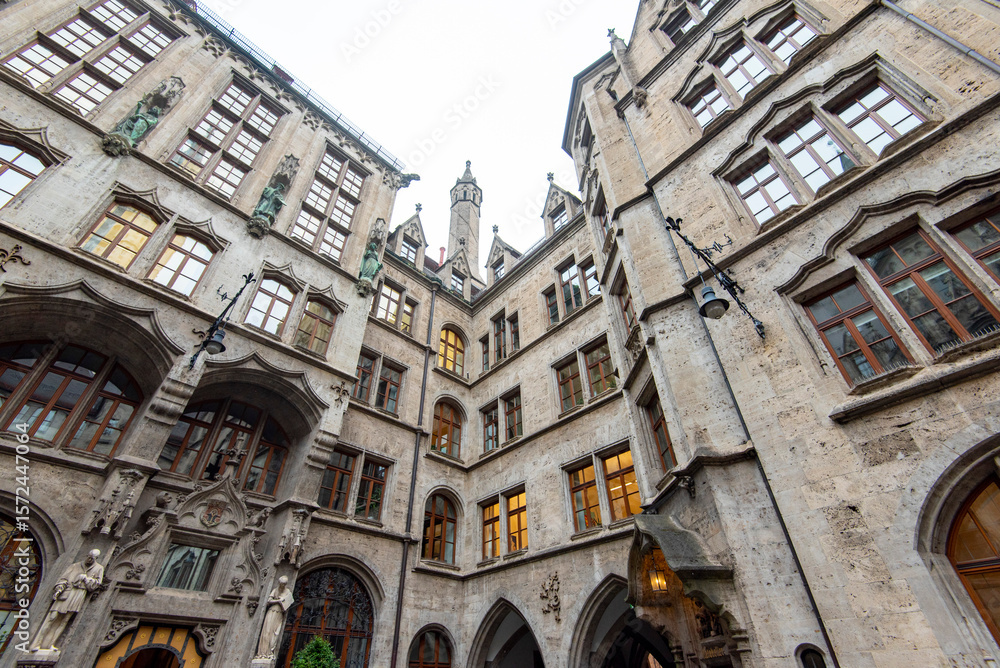 Obraz premium Facade in Courtyard of New Town Hall in Munich - Germany