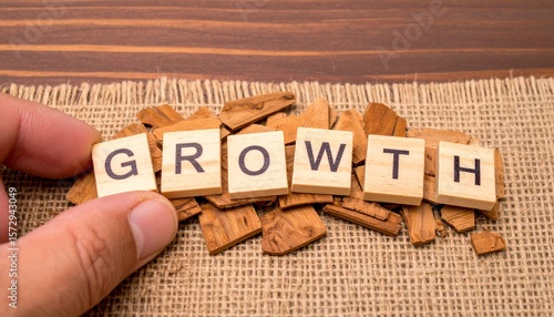 Tangan dan kayu yg memiliki makna, proses menuju pertumbuhan, The Process Towards Growth