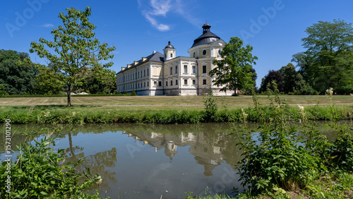 Kravare Castle – view from the park