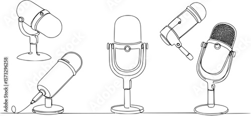 Continuous one line drawing of podcast microphone.