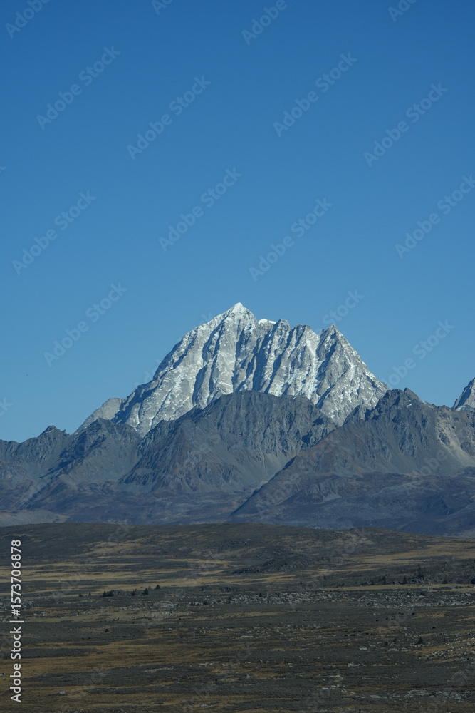 Fototapeta premium mount yala in sichuan province, china