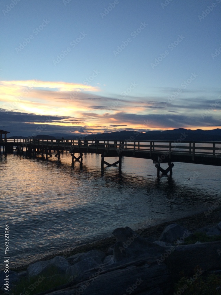Fototapeta premium Pier at Sechelt, British Columbia: Serene Coastal Landing